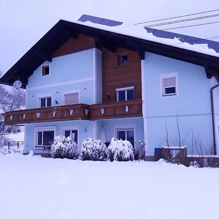 アパート Alie Gusta *