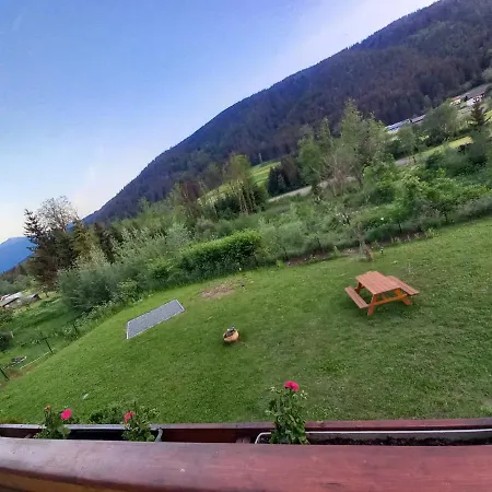 Alie Gusta アパート *