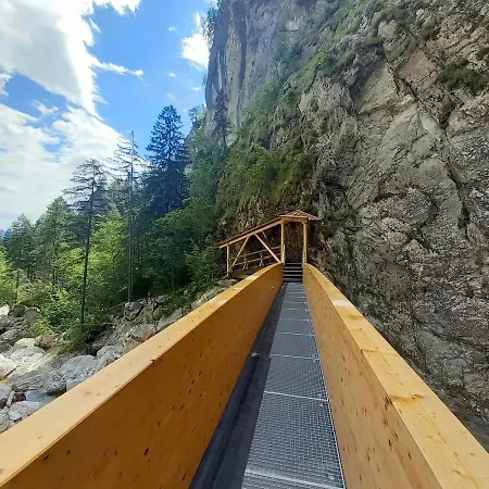 アパート Alie Gusta