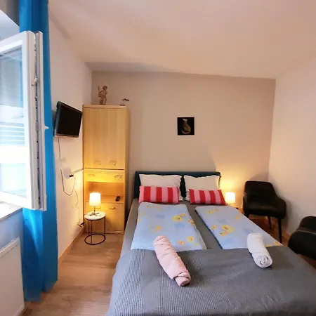 Alie Gusta Apartment *