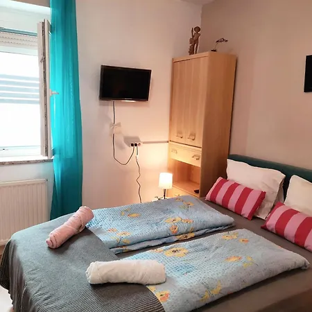 Alie Gusta Apartment
