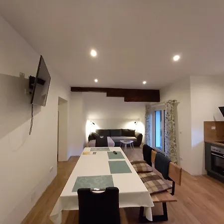 Alie Gusta Apartment